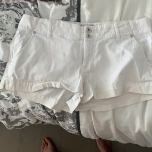 Like new guess white shorts